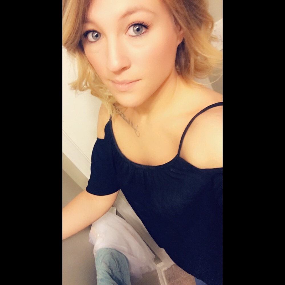 Meet your Posher, Kayla